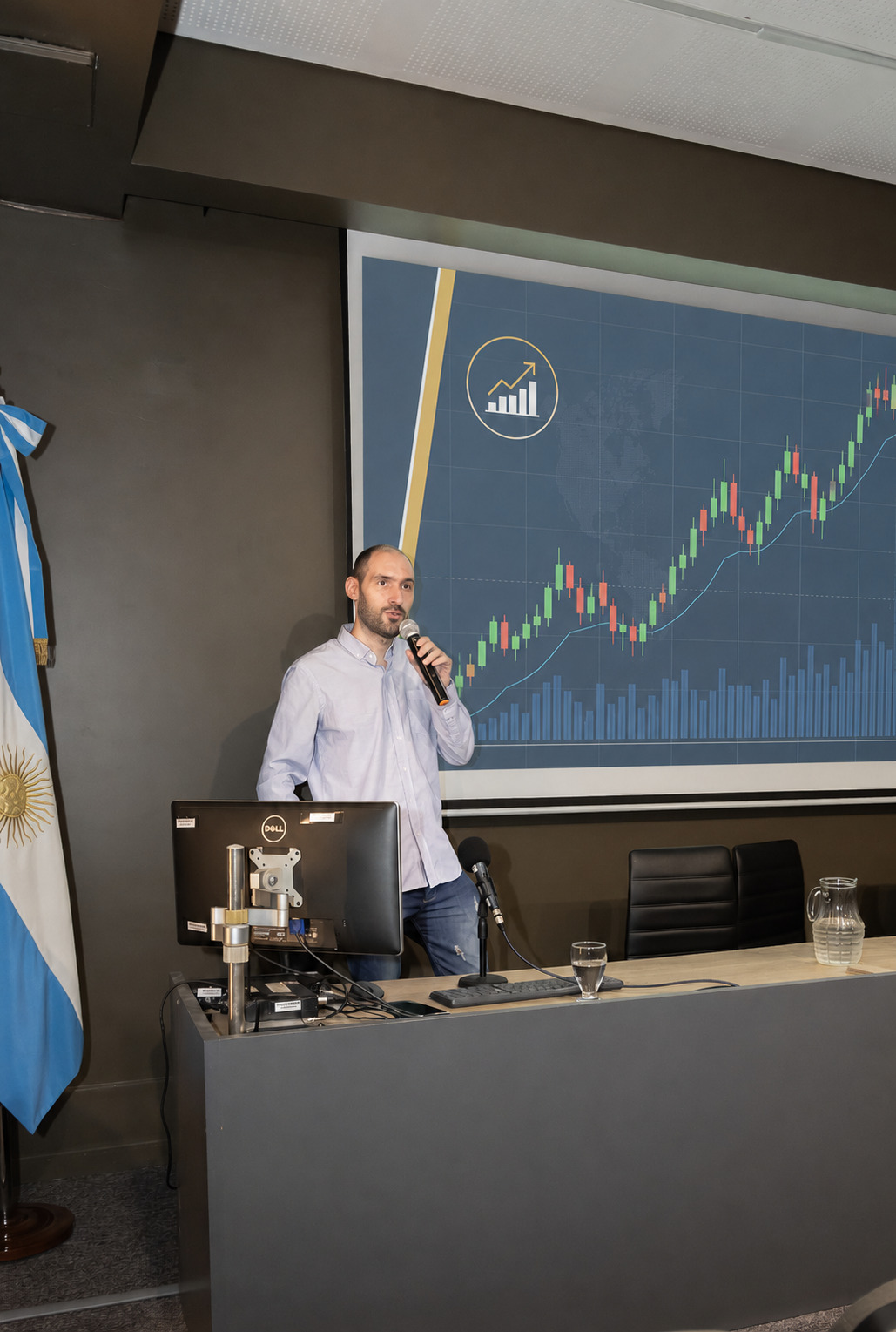 Jorge Marquetti presentando el Taller IA